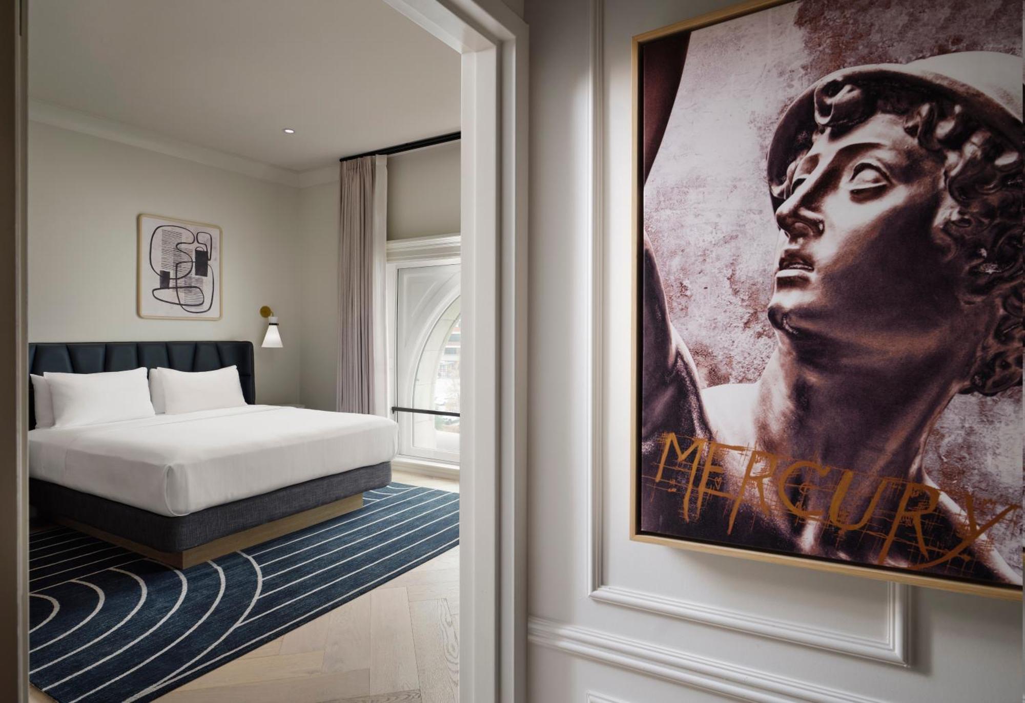 One-Bedroom King Suite