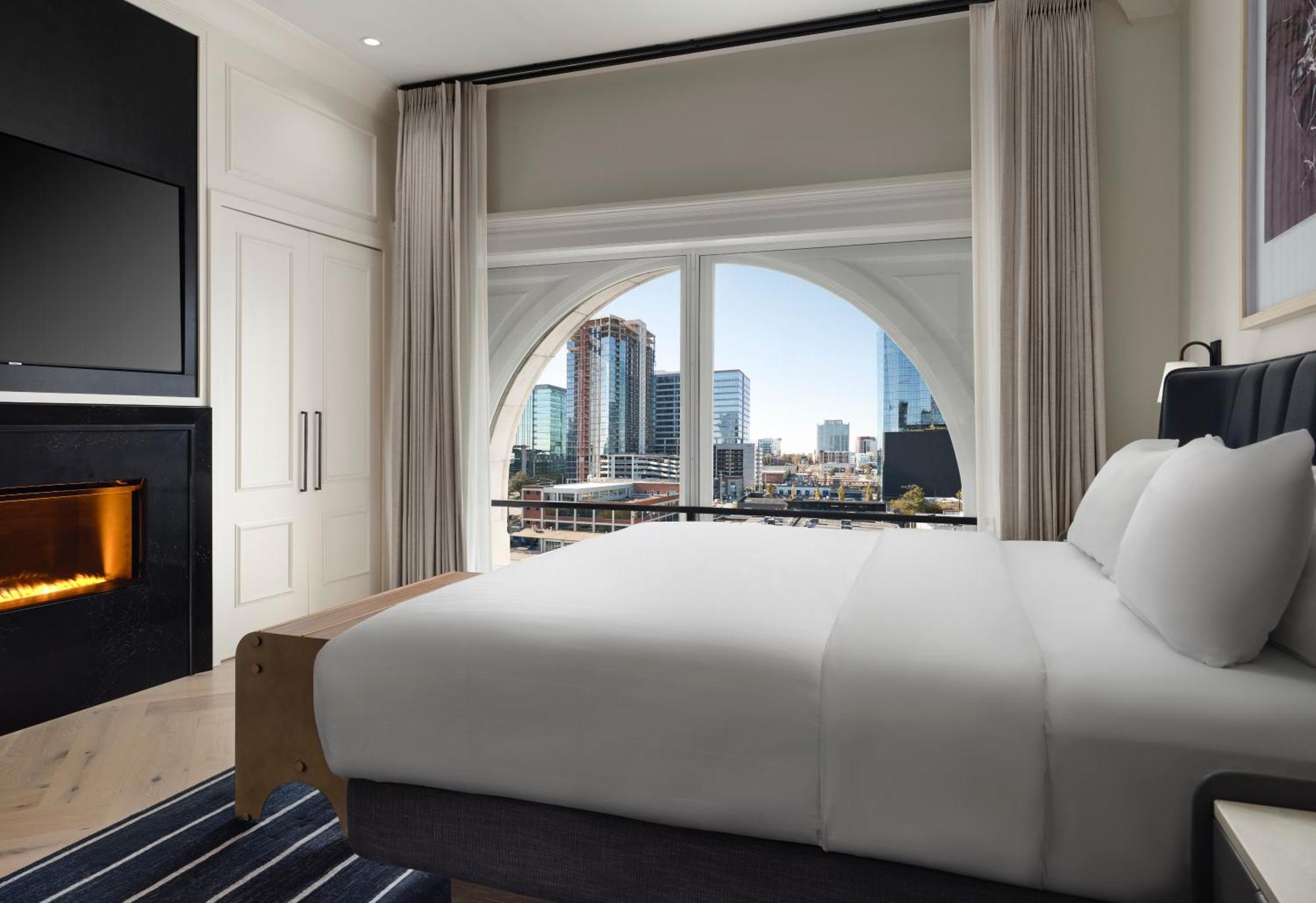 Deluxe King Room